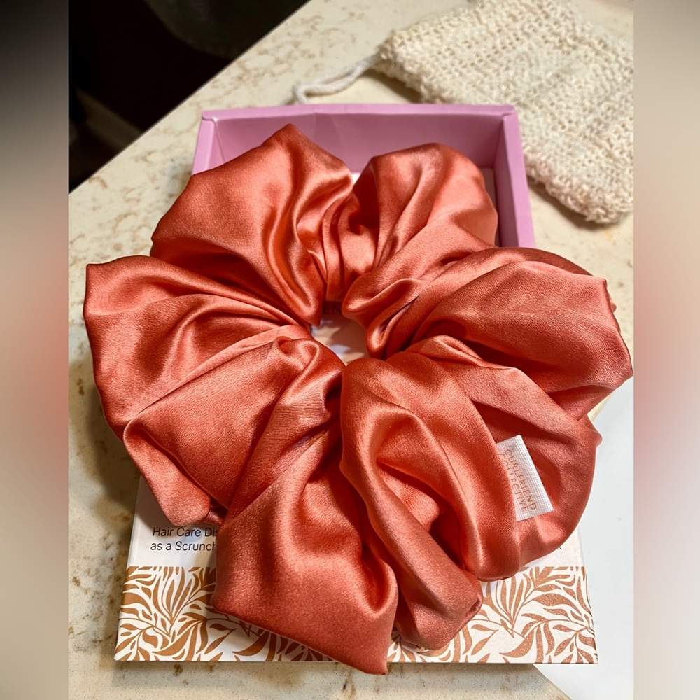NWB, Curlfriend Collective XL silk scrunchie